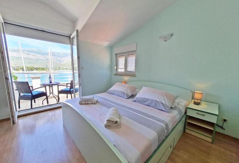 Comfort studio with sea view, Rooms And Apartments Porat