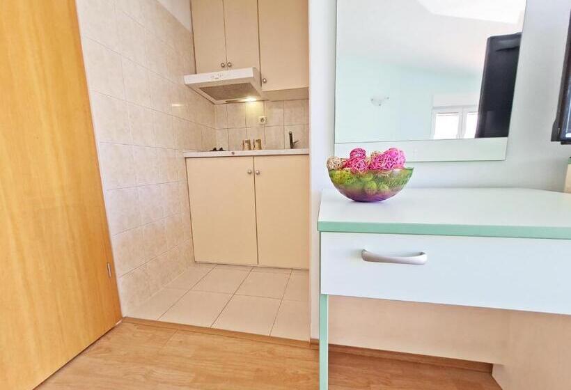 استوديو كمفورت مطل على البحر, Rooms And Apartments Porat