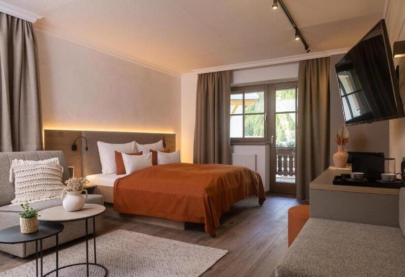 带阳台的豪华间, Boutique Hotel Mandarfnerhof