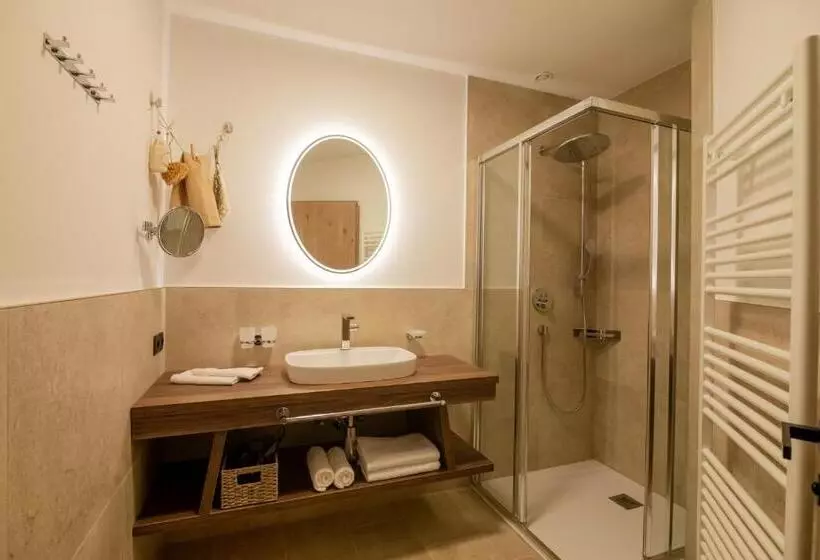 バルコニー付きデラックスルーム, Boutique Hotel Mandarfnerhof