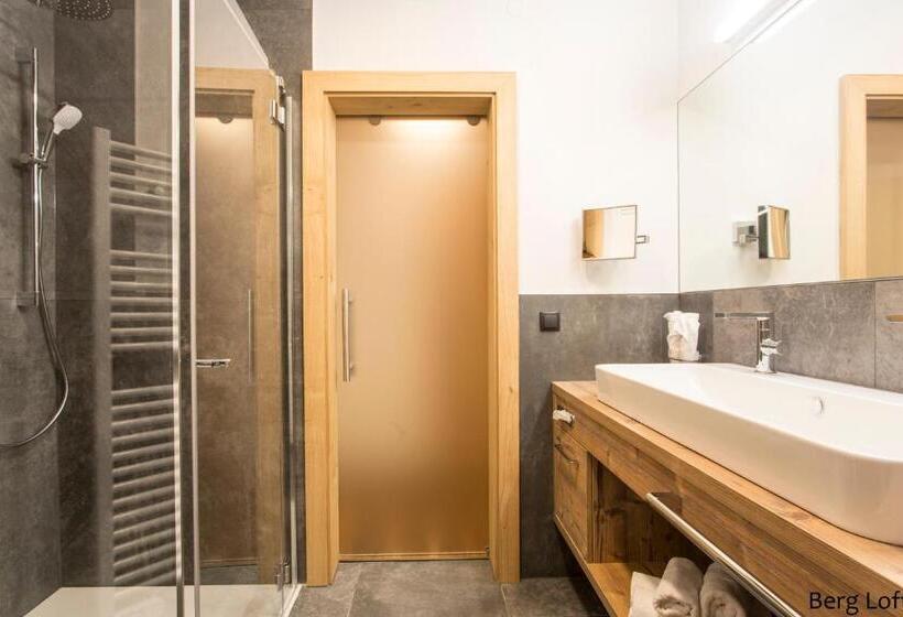 Classic room with balcony, Boutique Hotel Mandarfnerhof
