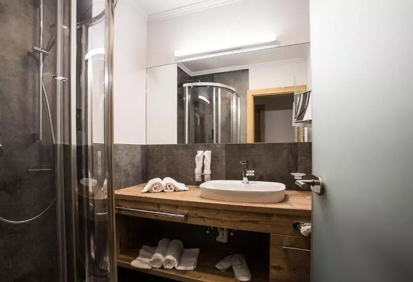 Classic room with balcony, Boutique Hotel Mandarfnerhof
