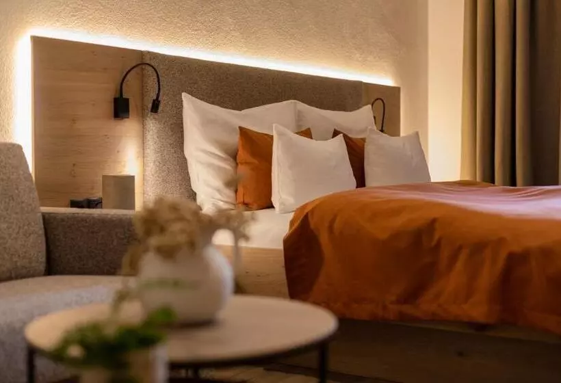 バルコニー付きデラックスルーム, Boutique Hotel Mandarfnerhof