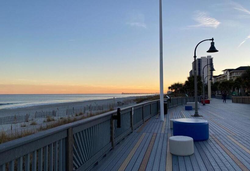 شقة غرفة واحدة مطلة على البحر, Camelot By The Sea Ocean Front Condo