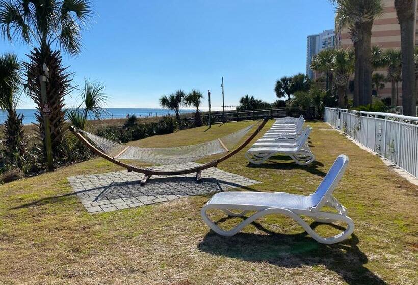 شقة غرفة واحدة مطلة على البحر, Camelot By The Sea Ocean Front Condo