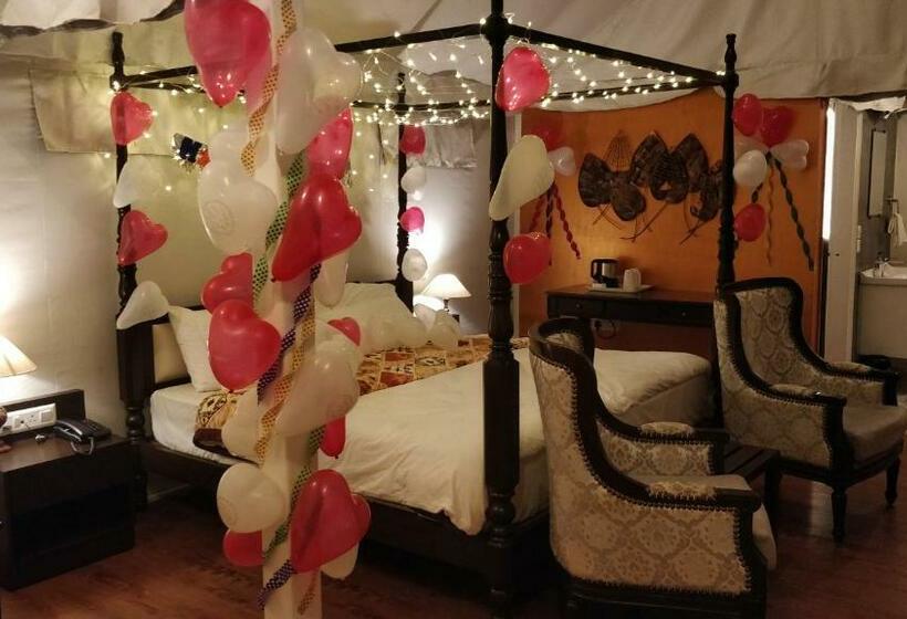 豪华三人间, The Bugyal