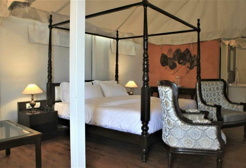 豪华三人间, The Bugyal