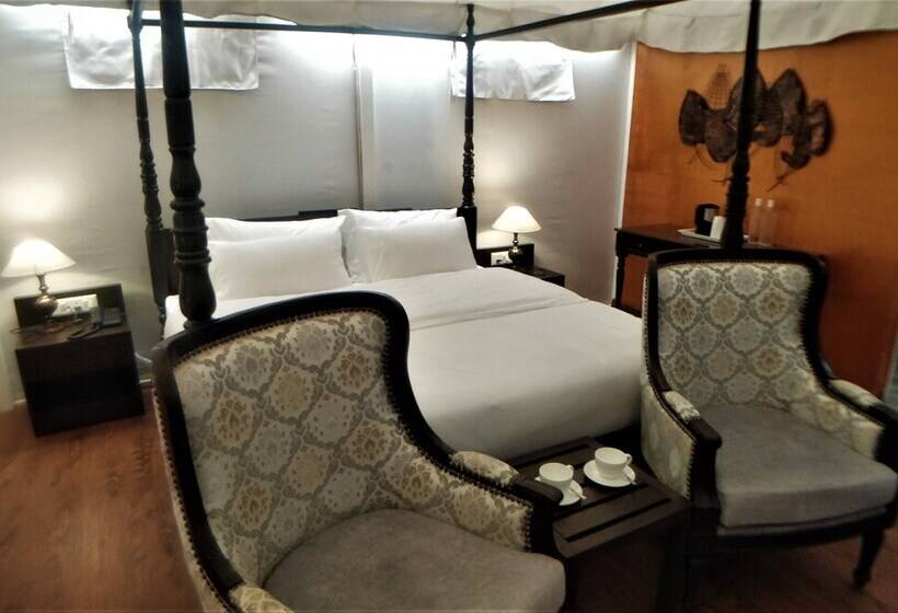 デラックストリプルルーム, The Bugyal