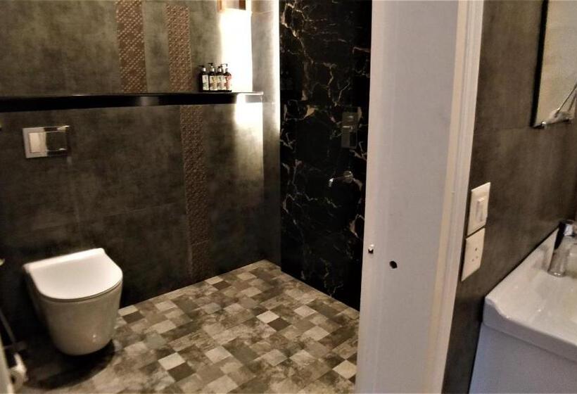 スーペリアファミリールーム, The Bugyal