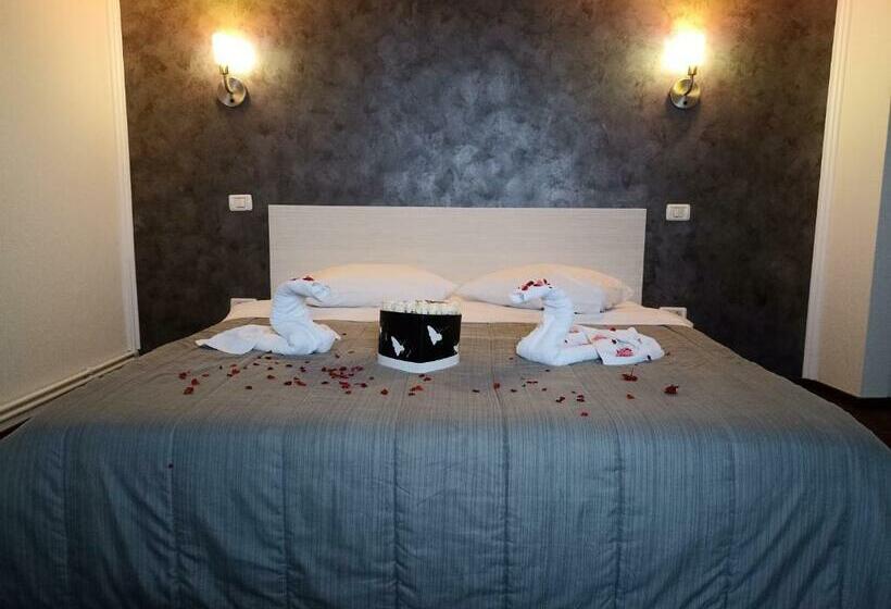 스탠다드 룸, La Zinculescu