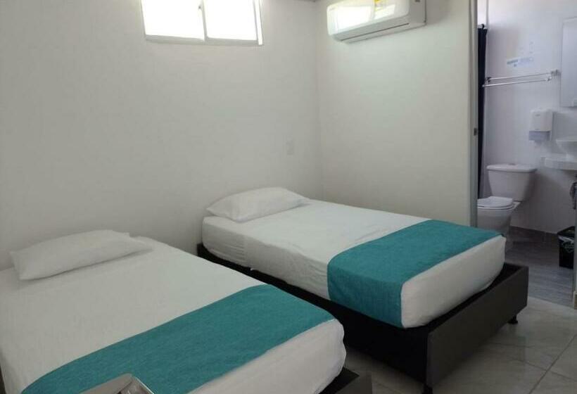 חדר סטנדרט לשלושה, Sky View Hotel Tolu