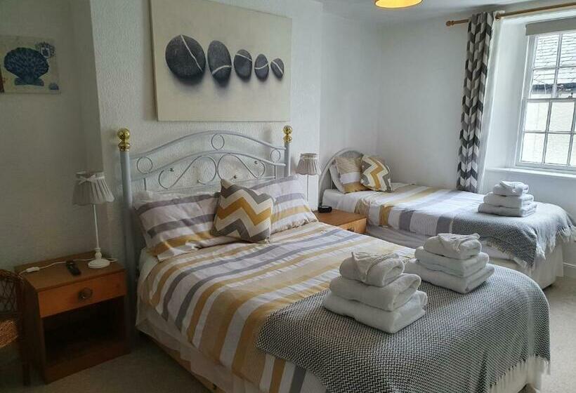 Номер Стандарт Трехместный, Earl Of Chatham