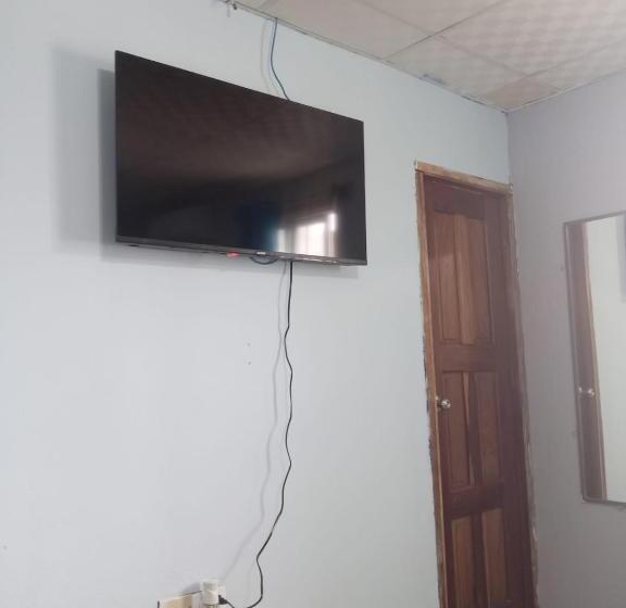 غرفة ديلوكس ثلاثية, Twin Fin Plaza