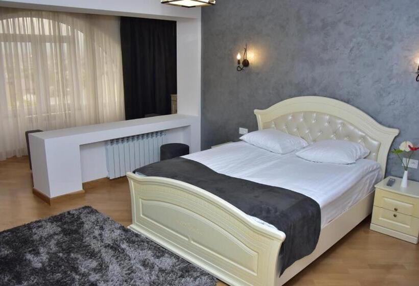 اتاق لوکس, Villa De France