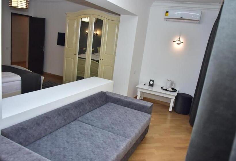 اتاق لوکس, Villa De France