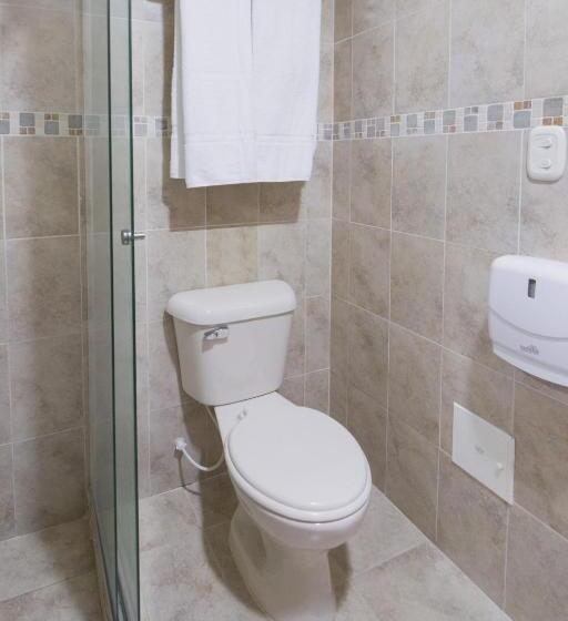 标准间, Luxor Pereira