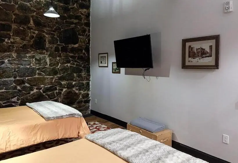 エコノミールーム, The Oliver Inn