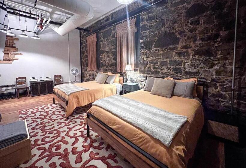 غرفة إقتصادية, The Oliver Inn