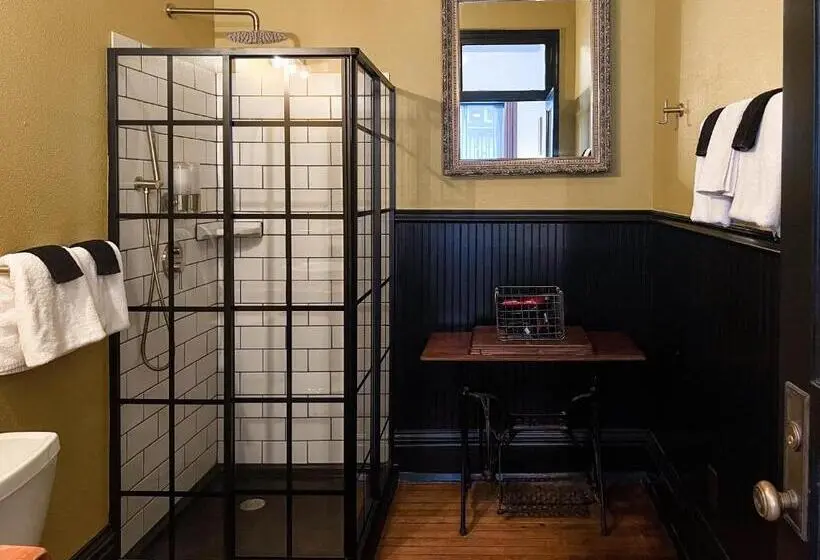 ビジネスルーム, The Oliver Inn