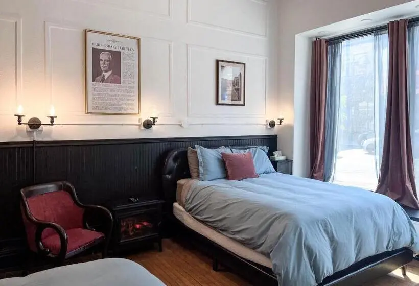 ビジネスルーム, The Oliver Inn