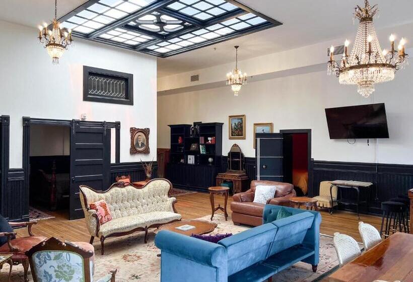 جناح ديلوكس سرير كينج, The Oliver Inn