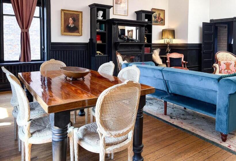 جناح ديلوكس سرير كينج, The Oliver Inn