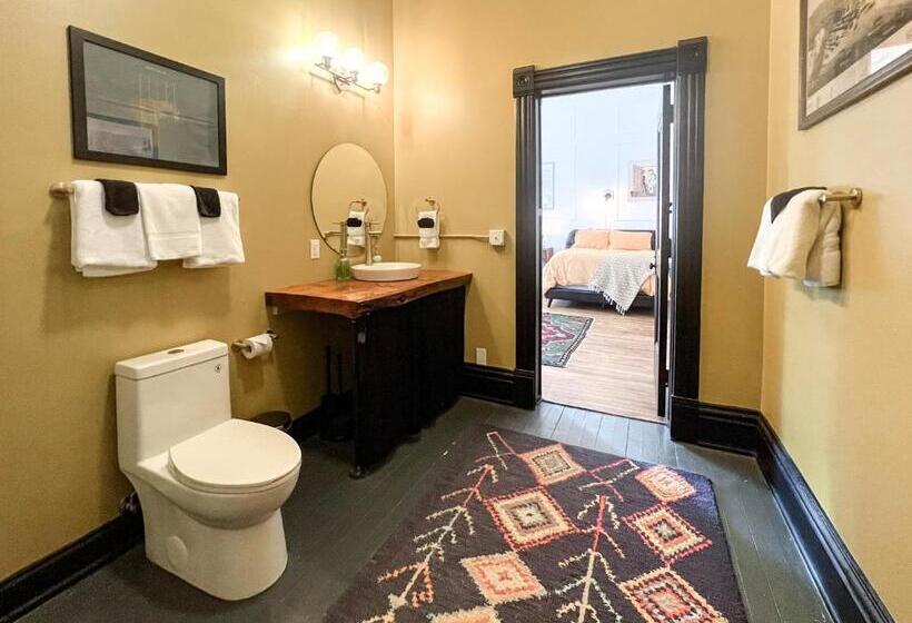 غرفة ديلوكس, The Oliver Inn