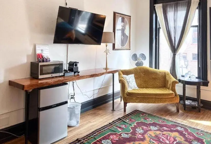 デラックスルーム, The Oliver Inn