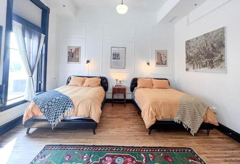 デラックスルーム, The Oliver Inn