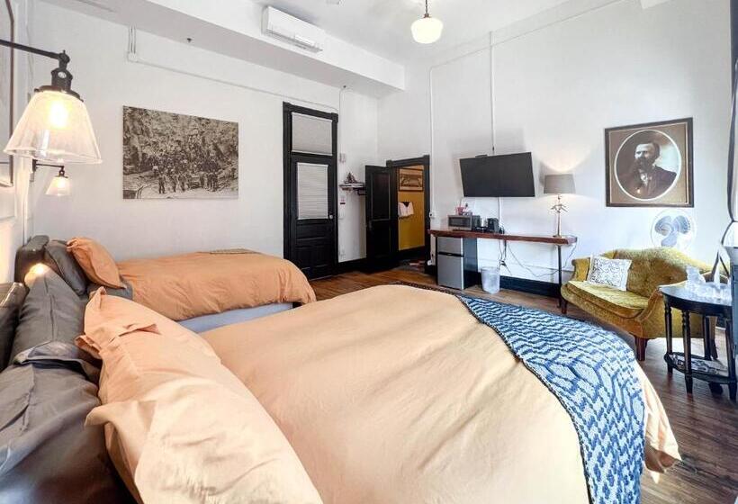 غرفة ديلوكس, The Oliver Inn