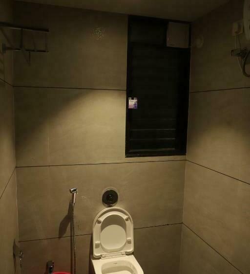 חדר דלוקס, Id Square Residency Parbhani