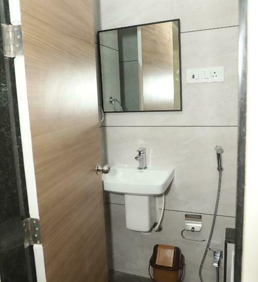 חדר דלוקס, Id Square Residency Parbhani