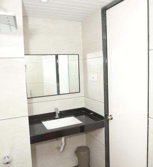 Номер Deluxe, Id Square Residency Parbhani