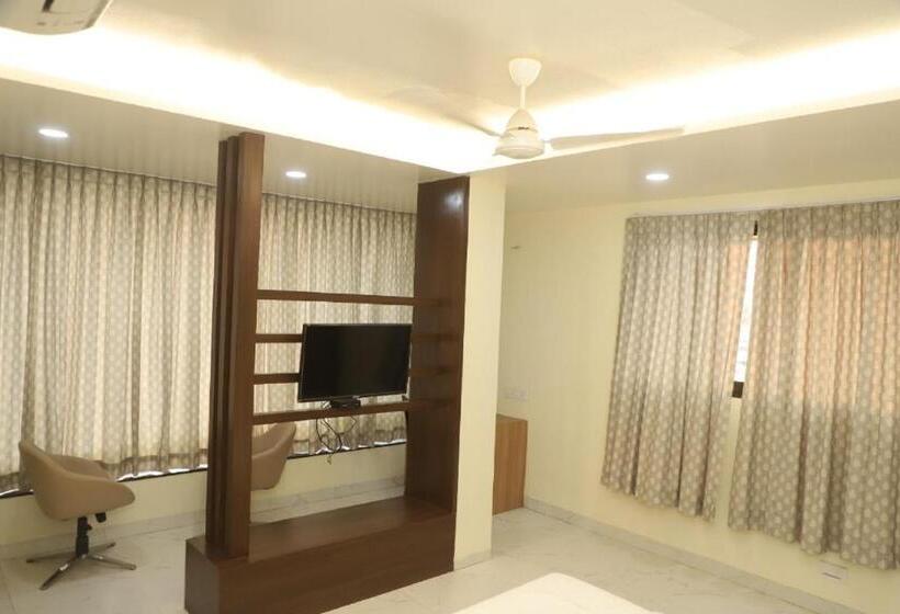 Люкс, Id Square Residency Parbhani