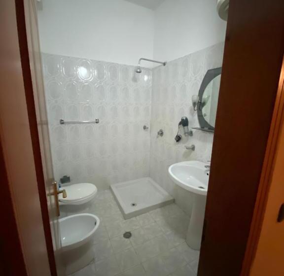 חדר סטנדרט לשלושה עם נוף לגינה, Seashell Beach Rooms