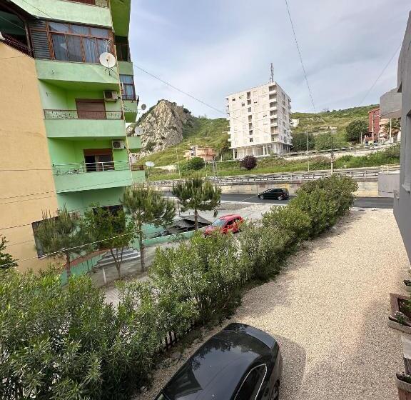 חדר סטנדרט לשלושה עם נוף לגינה, Seashell Beach Rooms