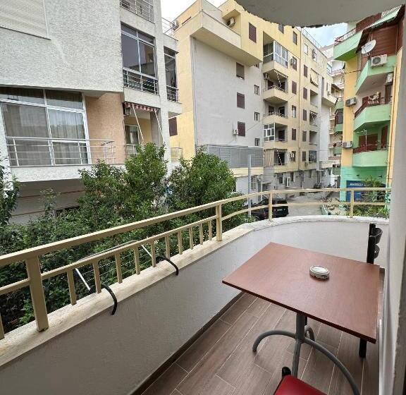 חדר סטנדרט לשלושה עם נוף לגינה, Seashell Beach Rooms