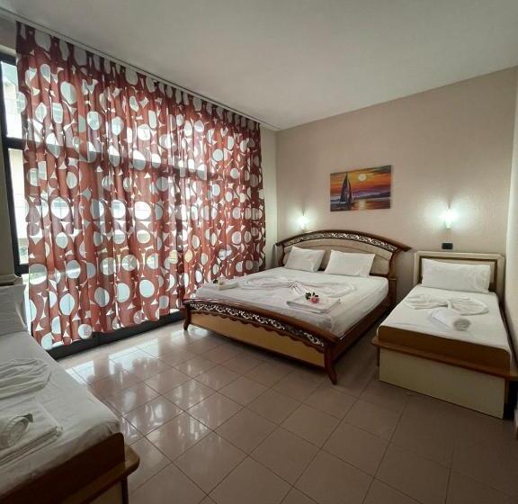 חדר קלאסי לארבעה, Seashell Beach Rooms