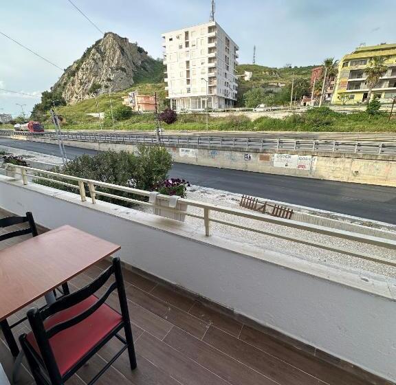 חדר אקונומי לשלושה, Seashell Beach Rooms