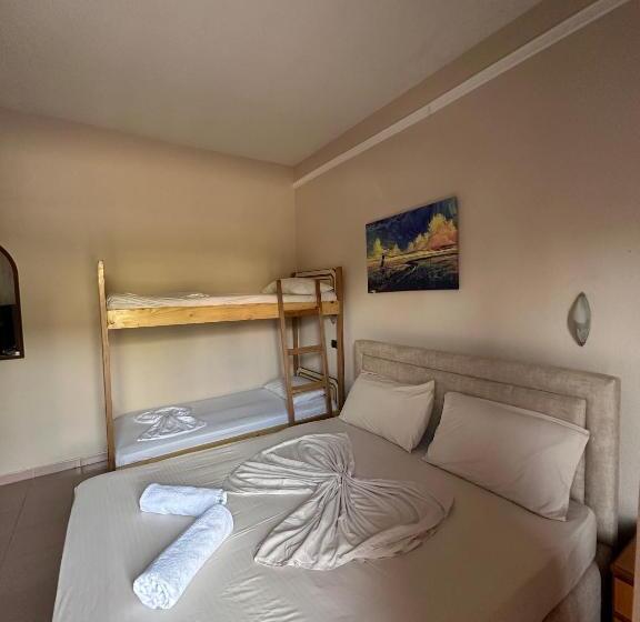 חדר אקונומי לשלושה, Seashell Beach Rooms