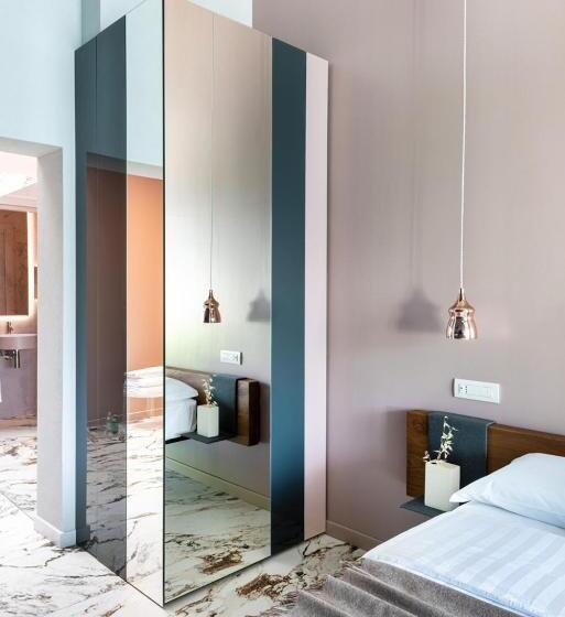 스위트 킹사이즈 침대, Vulcano Palace