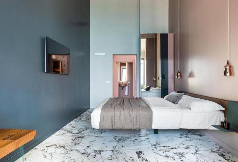 스위트 킹사이즈 침대, Vulcano Palace