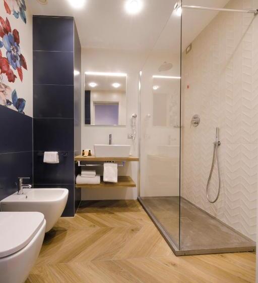 סוויטת ג'וניור עם מרפסת, Baylle