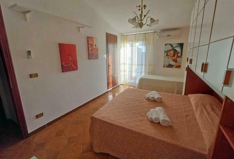 バルコニー付きスタンダードトリプルルーム, B&b Il Grillo