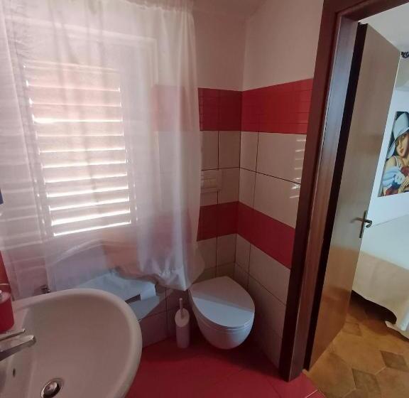 带阳台的三人标准间, B&b Il Grillo