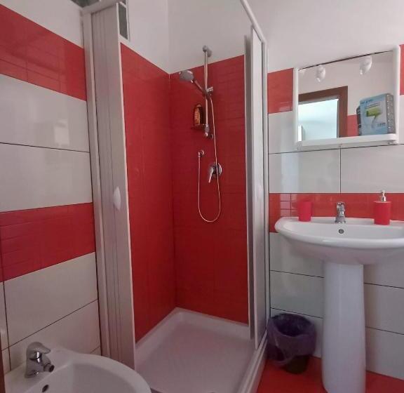 带阳台的三人标准间, B&b Il Grillo