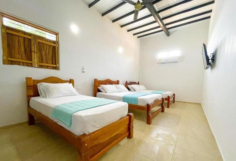 ファミリールーム, Palmas Del Río