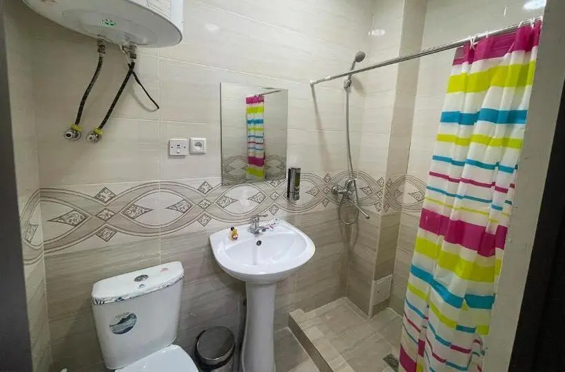 اتاق استاندارد چهار تخته, Old Inn