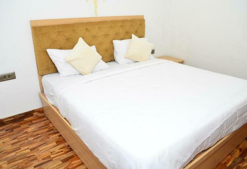 اتاق خانوادگی, Hillington Cottage