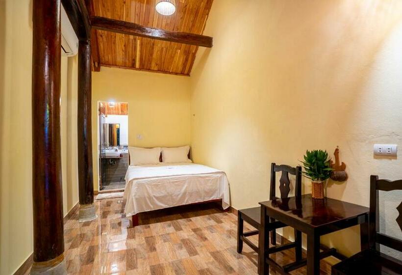 اتاق استاندارد با چشم‌انداز استخر, Phong Nha Ecolodge Homestay By Hofs